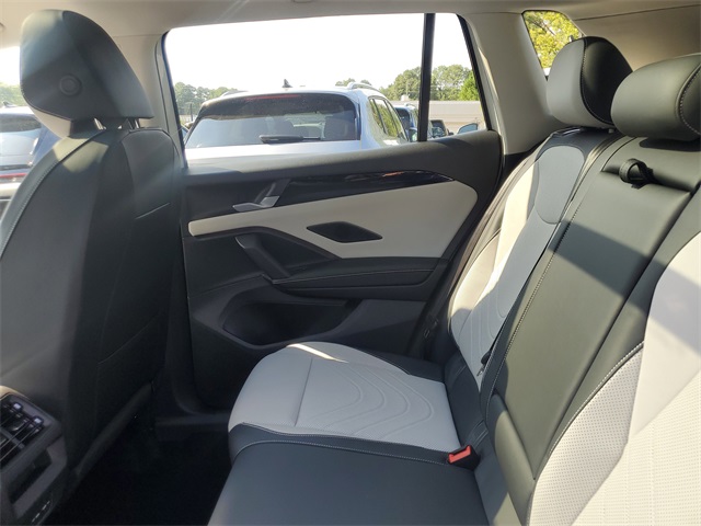 2025 Volkswagen Tiguan SE photo 9