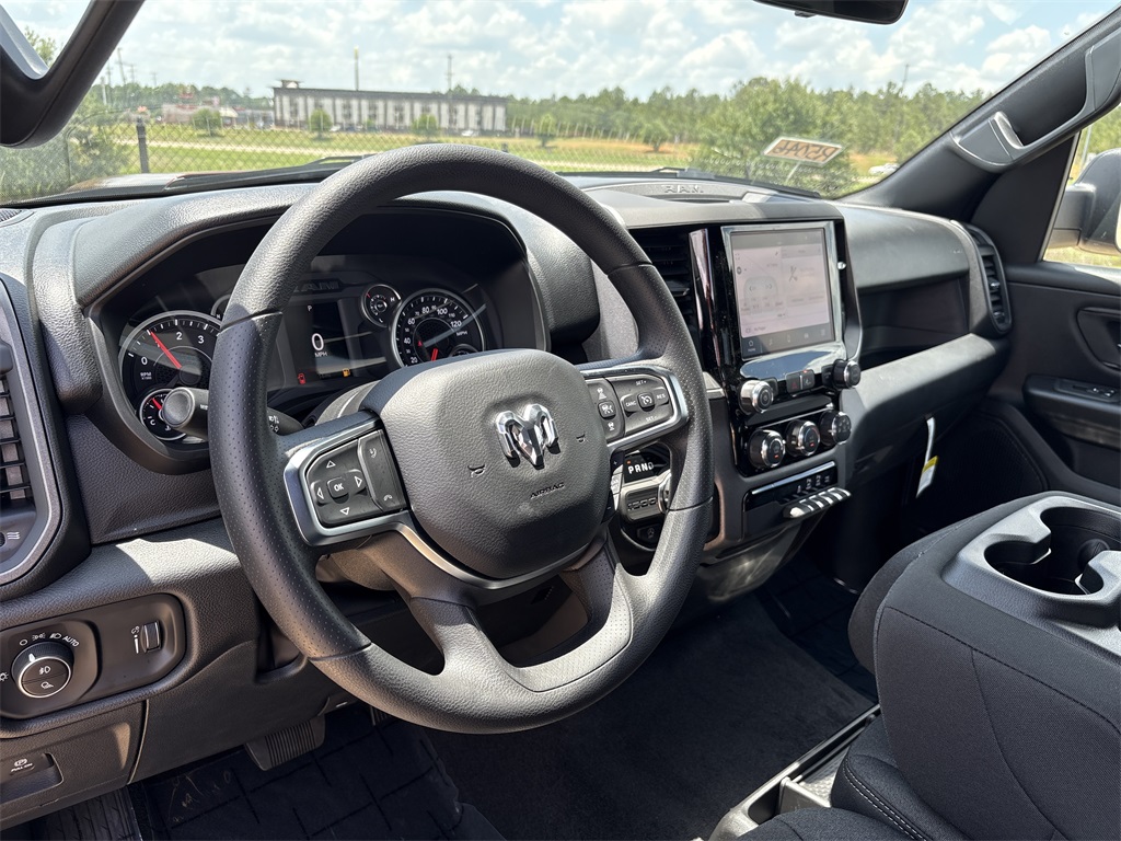 2025 Ram 1500 Tradesman photo 8