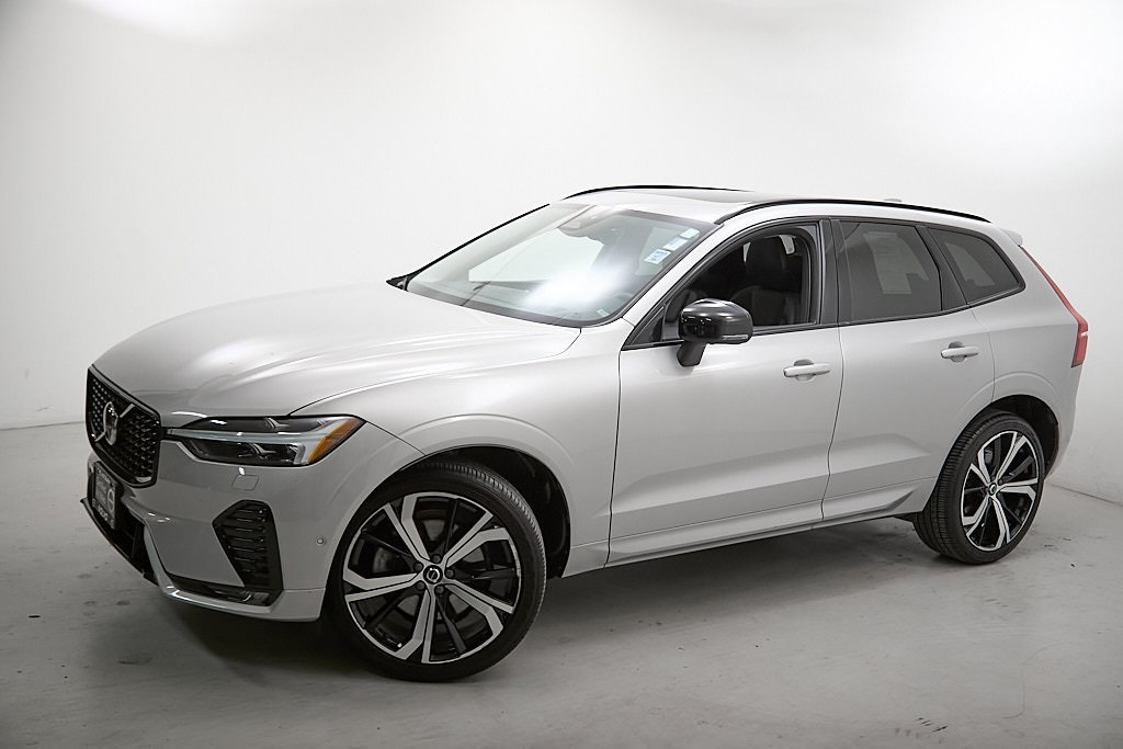 2023 VOLVO XC60 - Image 2