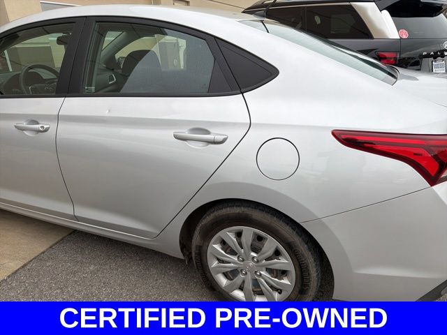 2022 Hyundai Accent SE photo 3