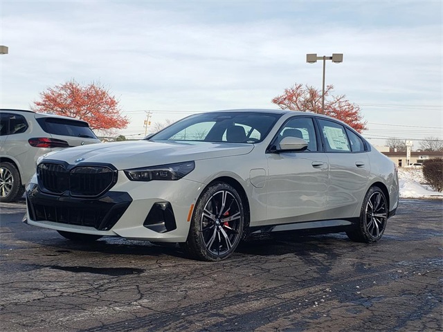 2026 BMW 5 Series 550e's photo