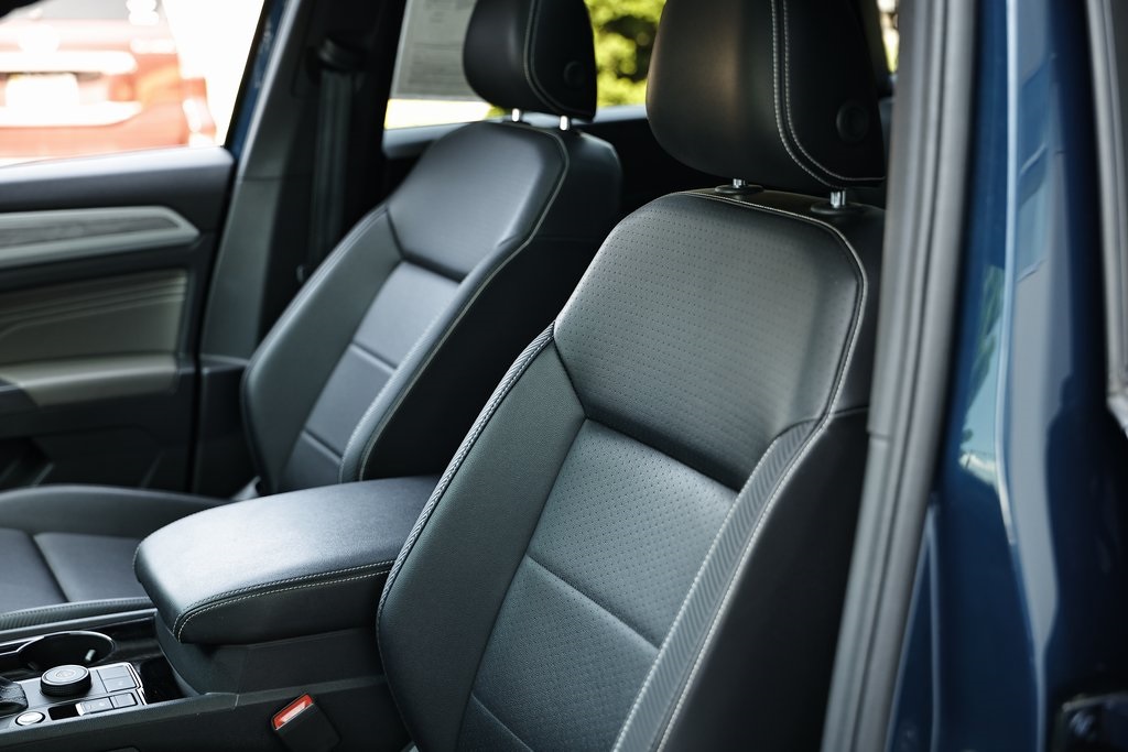 2022 Volkswagen Atlas Cross Sport V6 SE Technology photo 17