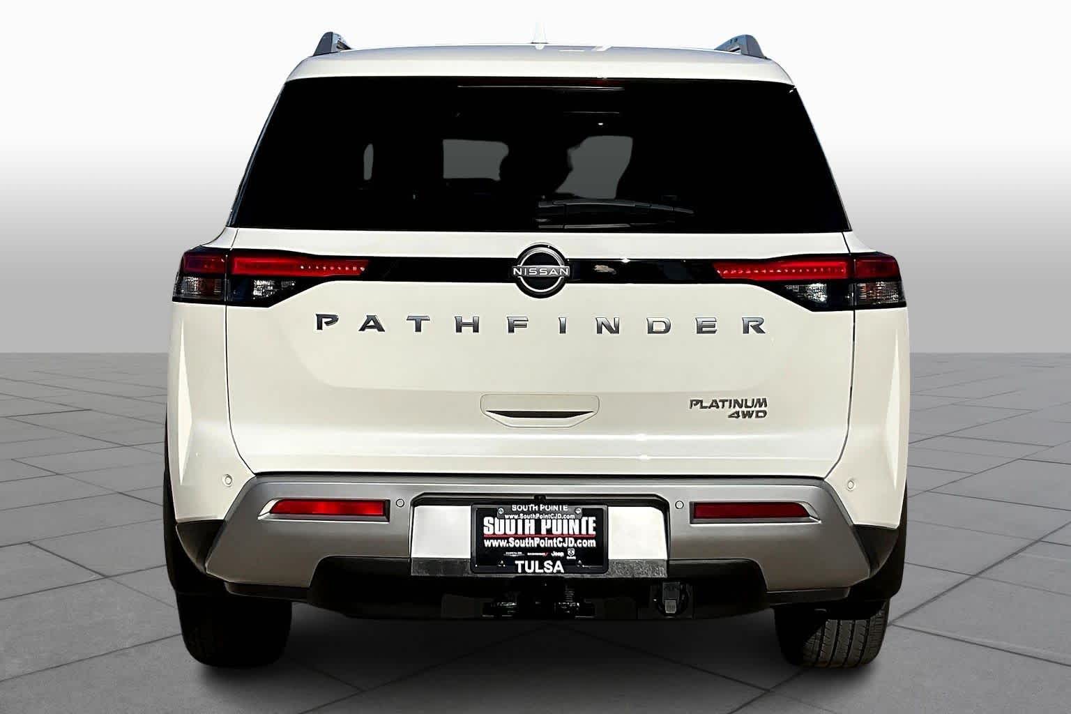 2024 Nissan Pathfinder Platinum photo 4