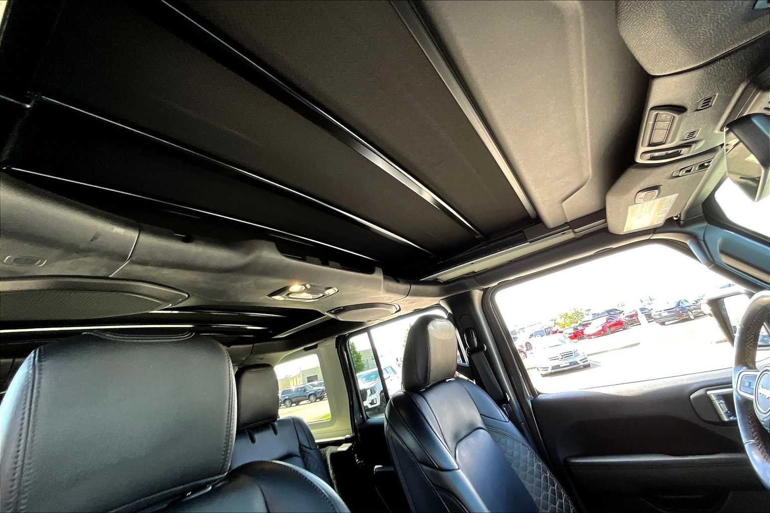 2020 Jeep Wrangler Unlimited Sahara High Altitude photo 11