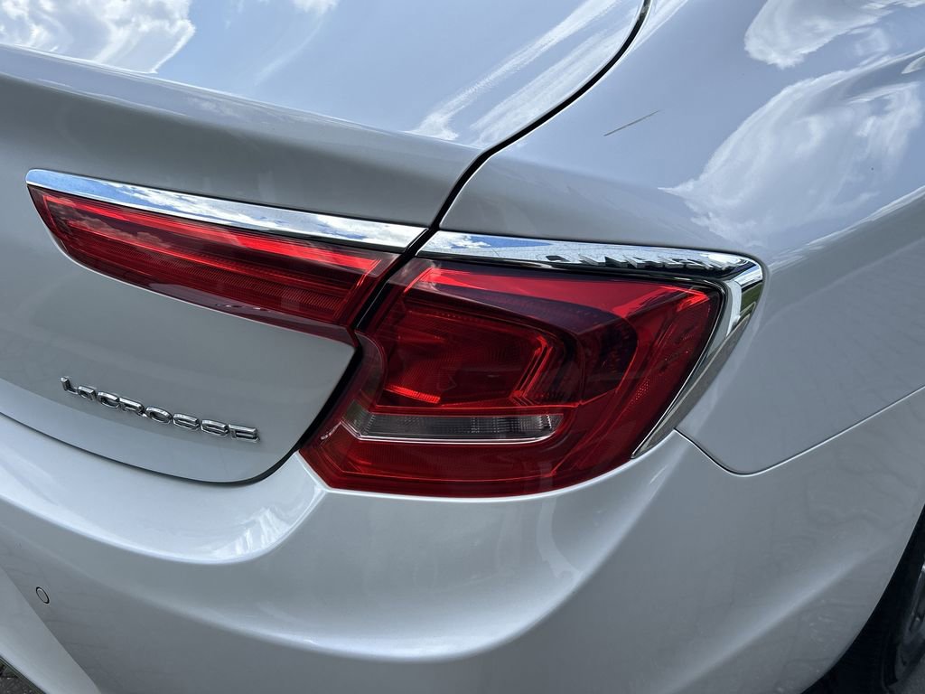 2017 Buick LaCrosse Essence photo 9