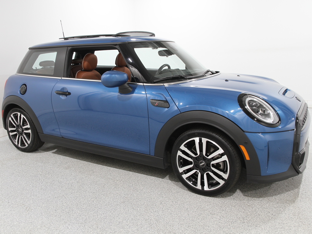 2023 MINI 3 Door