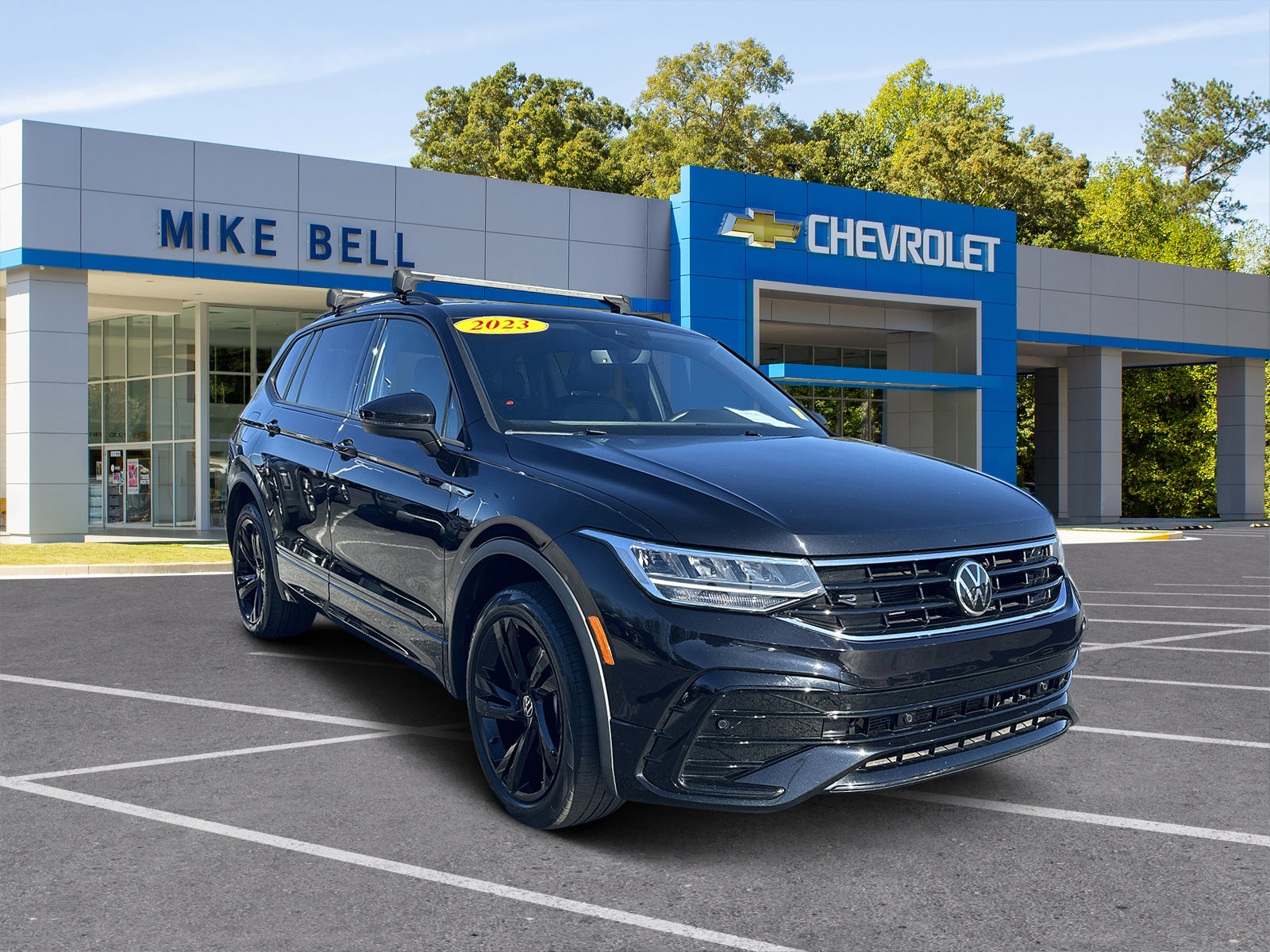 2023 Volkswagen Tiguan SE R-LINE BLACK's photo