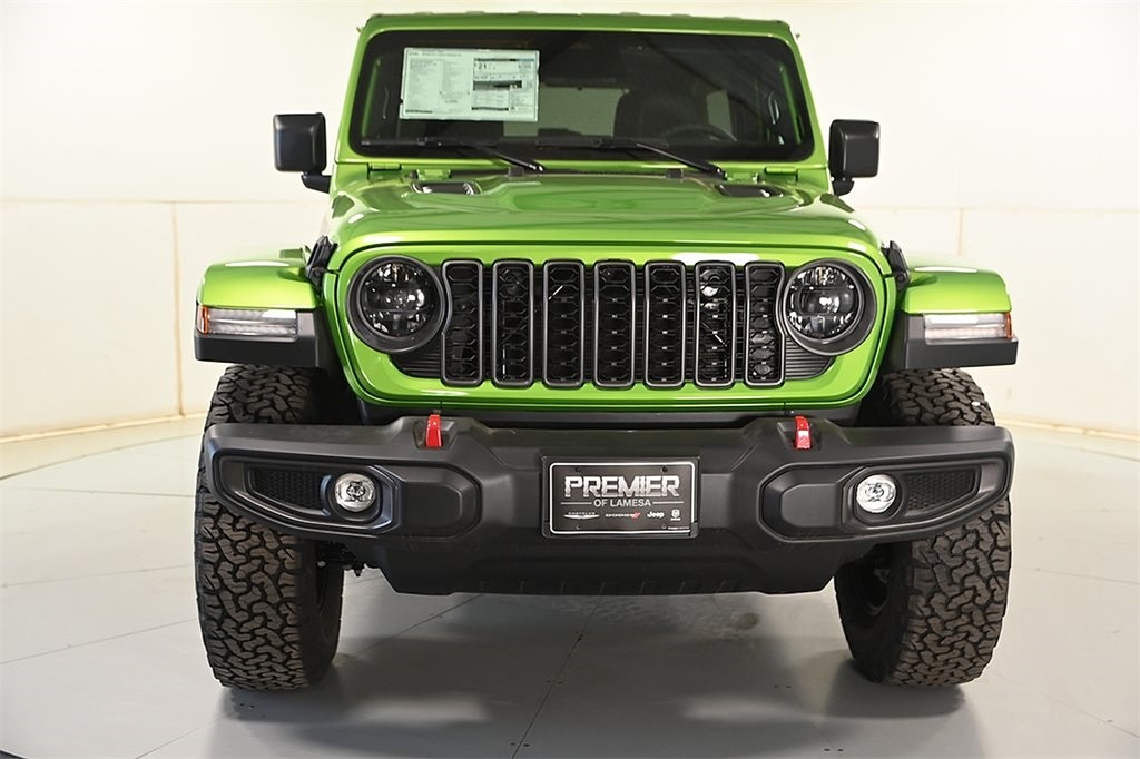 2025 Jeep Wrangler Rubicon photo 3