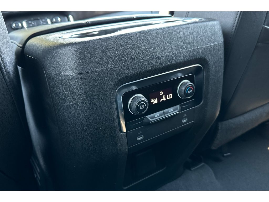 2022 Chevrolet Suburban 1500 Z71 photo 43