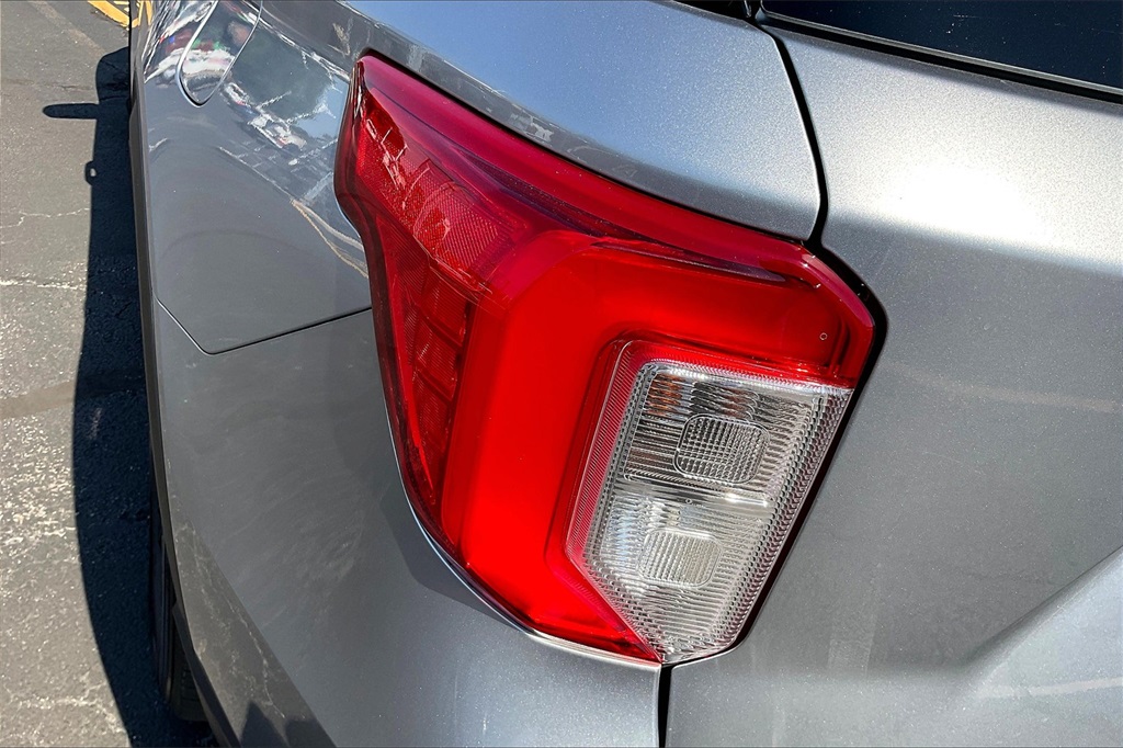 2020 Ford Explorer XLT photo 28
