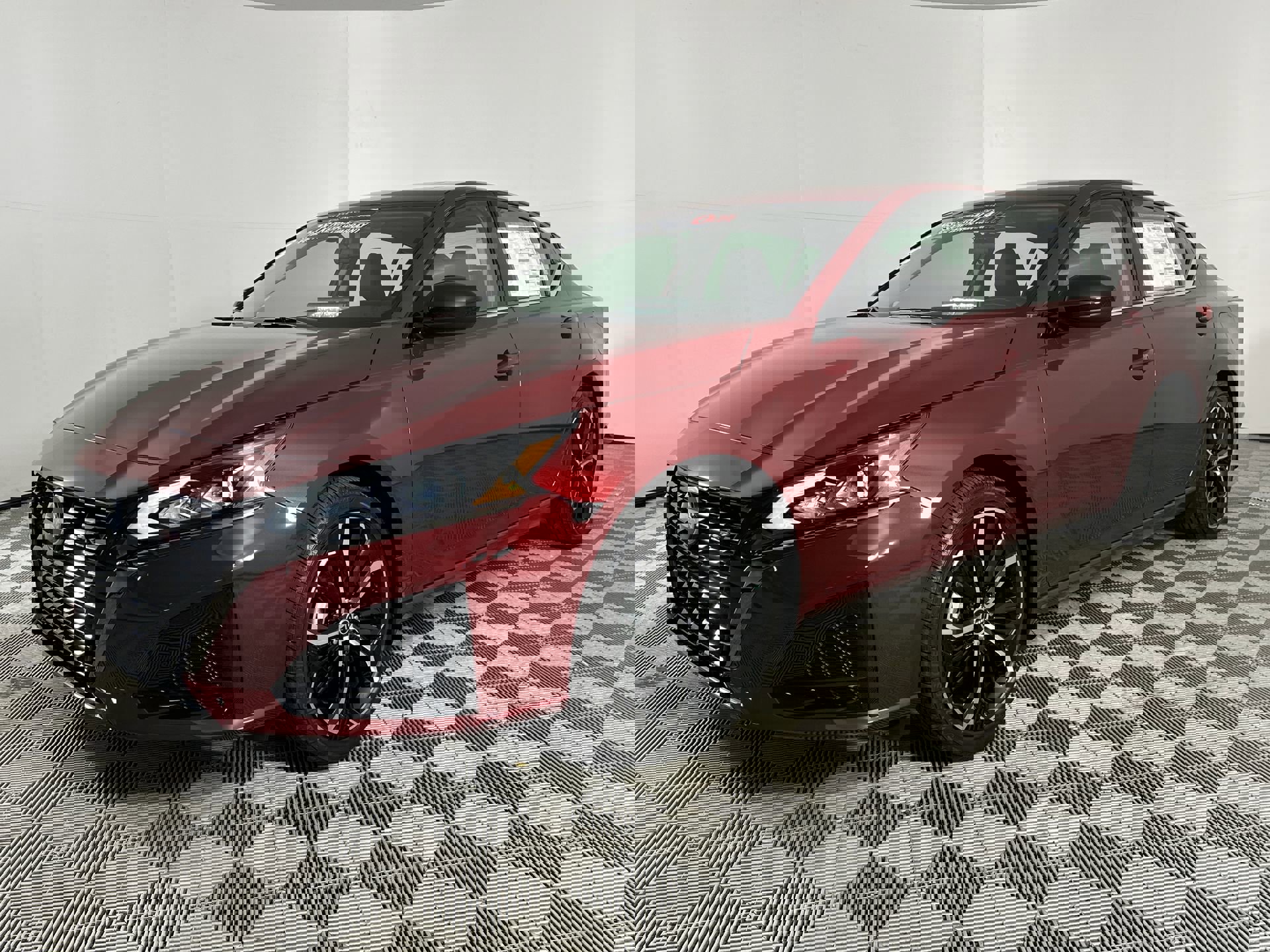 2025 Nissan Altima SR photo 4