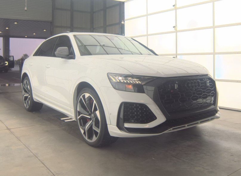 2022 Audi RS Q8 photo 3