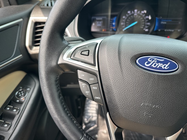 2022 Ford Edge SEL photo 21