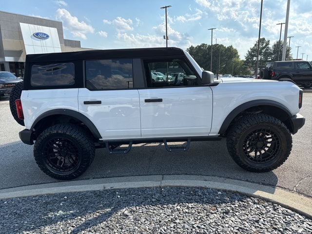 2025 Ford Bronco Base photo 13
