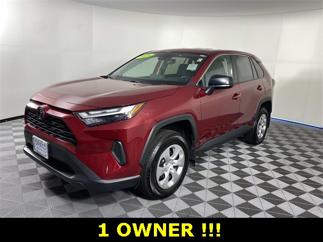2024 Toyota RAV4 LE photo 3