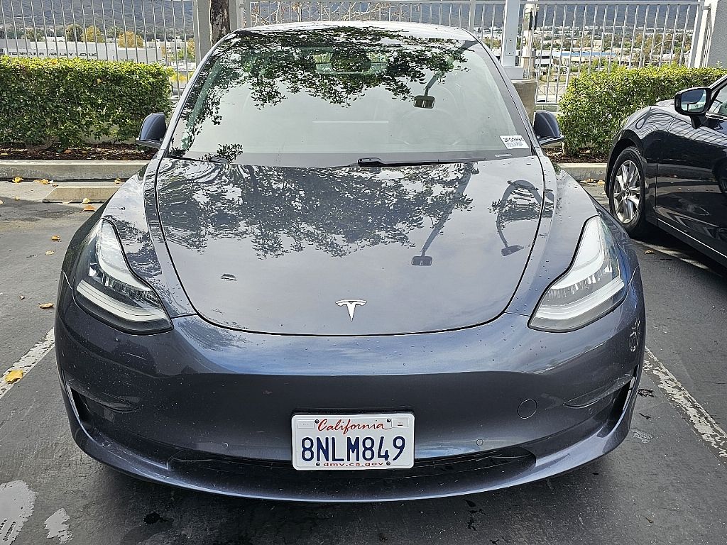2020 Tesla Model 3 Standard Range Plus photo 2