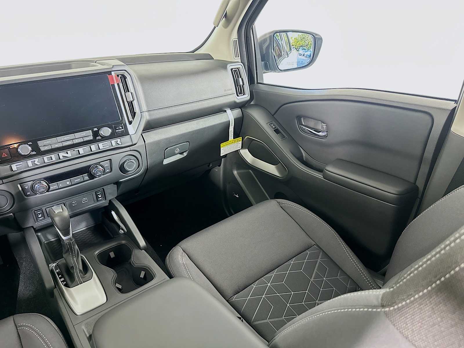2025 Nissan Frontier SV photo 21
