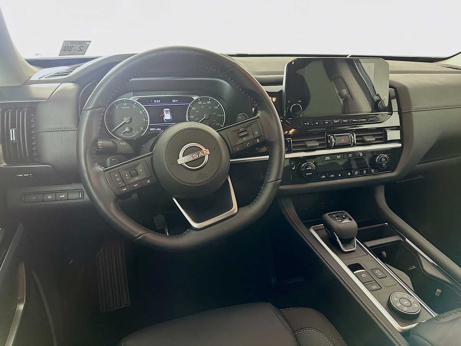 2025 Nissan Pathfinder SL photo 19