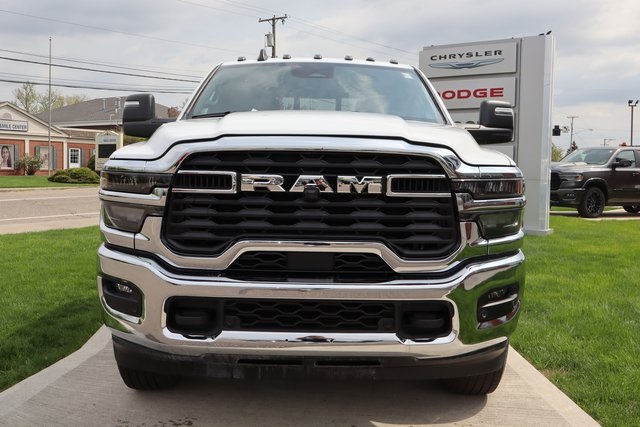 2025 Ram 2500 Tradesman photo 3