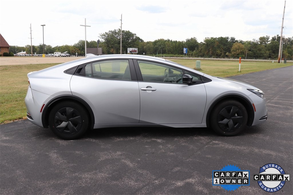 2024 Toyota Prius Limited photo 9