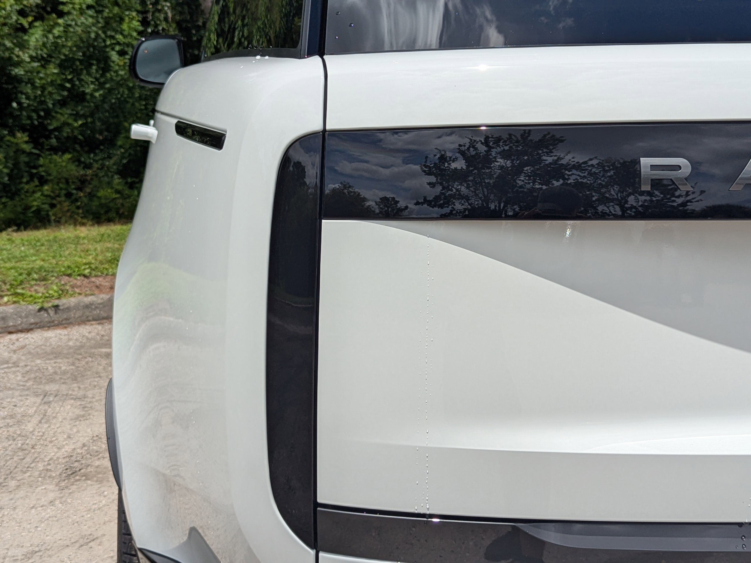 2025 Land Rover Range Rover SE photo 10