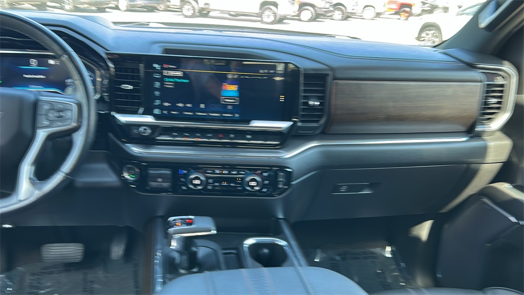 2023 Chevrolet Silverado 1500 High Country photo 23