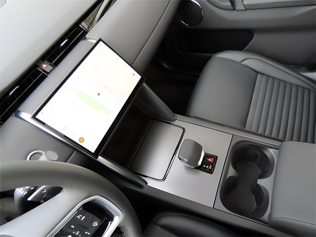 2025 Land Rover Discovery Sport S photo 29