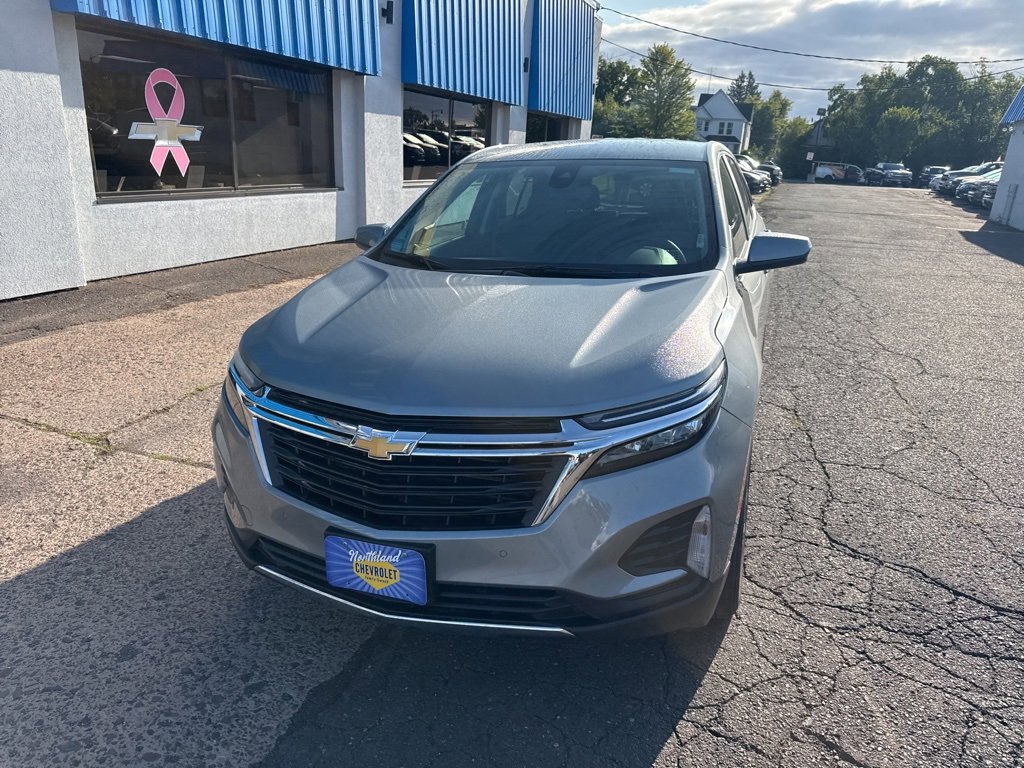 2024 Chevrolet Equinox LT photo 3
