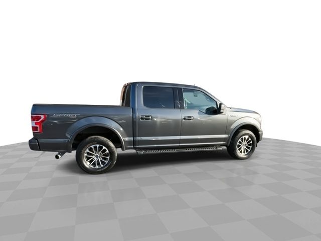 2020 Ford F-150 XLT photo 2