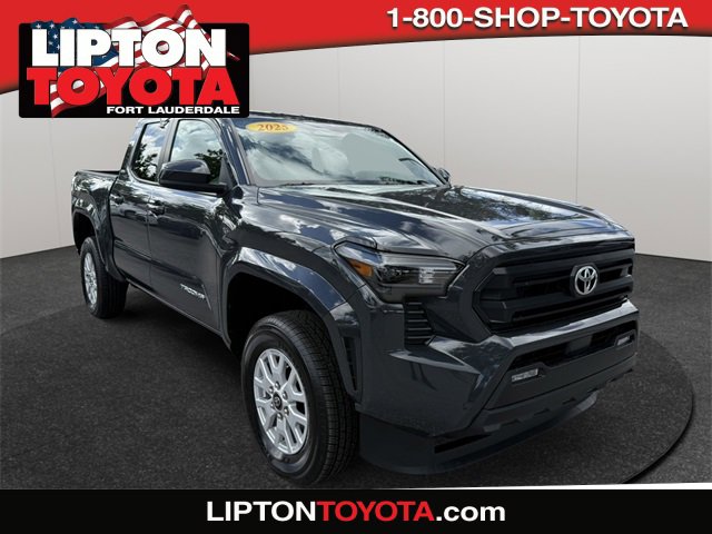 2025 Toyota Tacoma SR5's photo