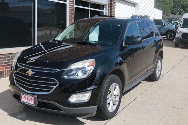 2017 Chevrolet Equinox LT photo 3