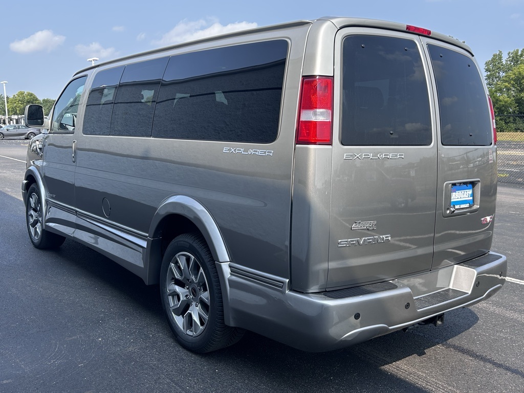 2025 Gmc Savana 2500 Cargo photo 3
