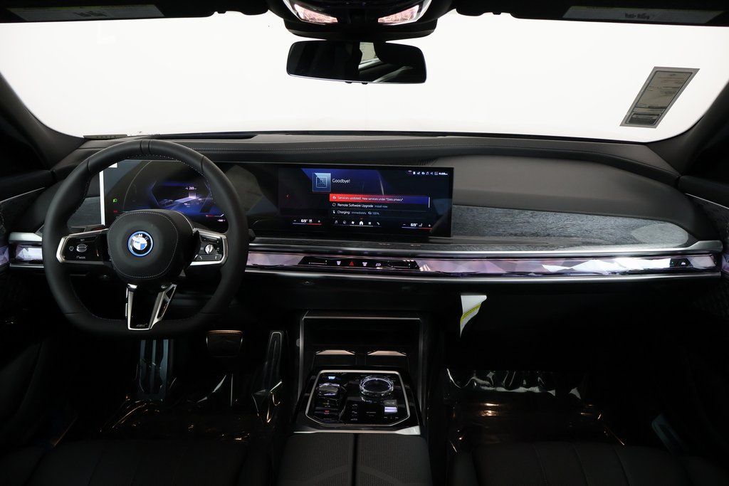 2025 Bmw i7 M70 photo 4