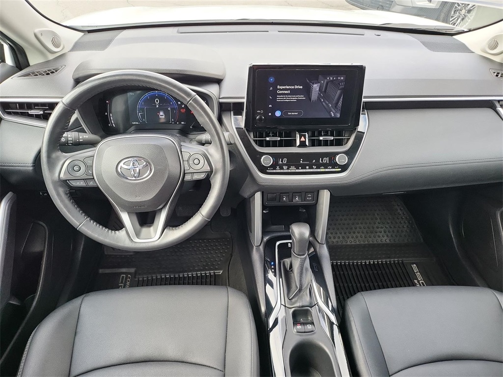 2024 Toyota Corolla Cross XLE photo 13