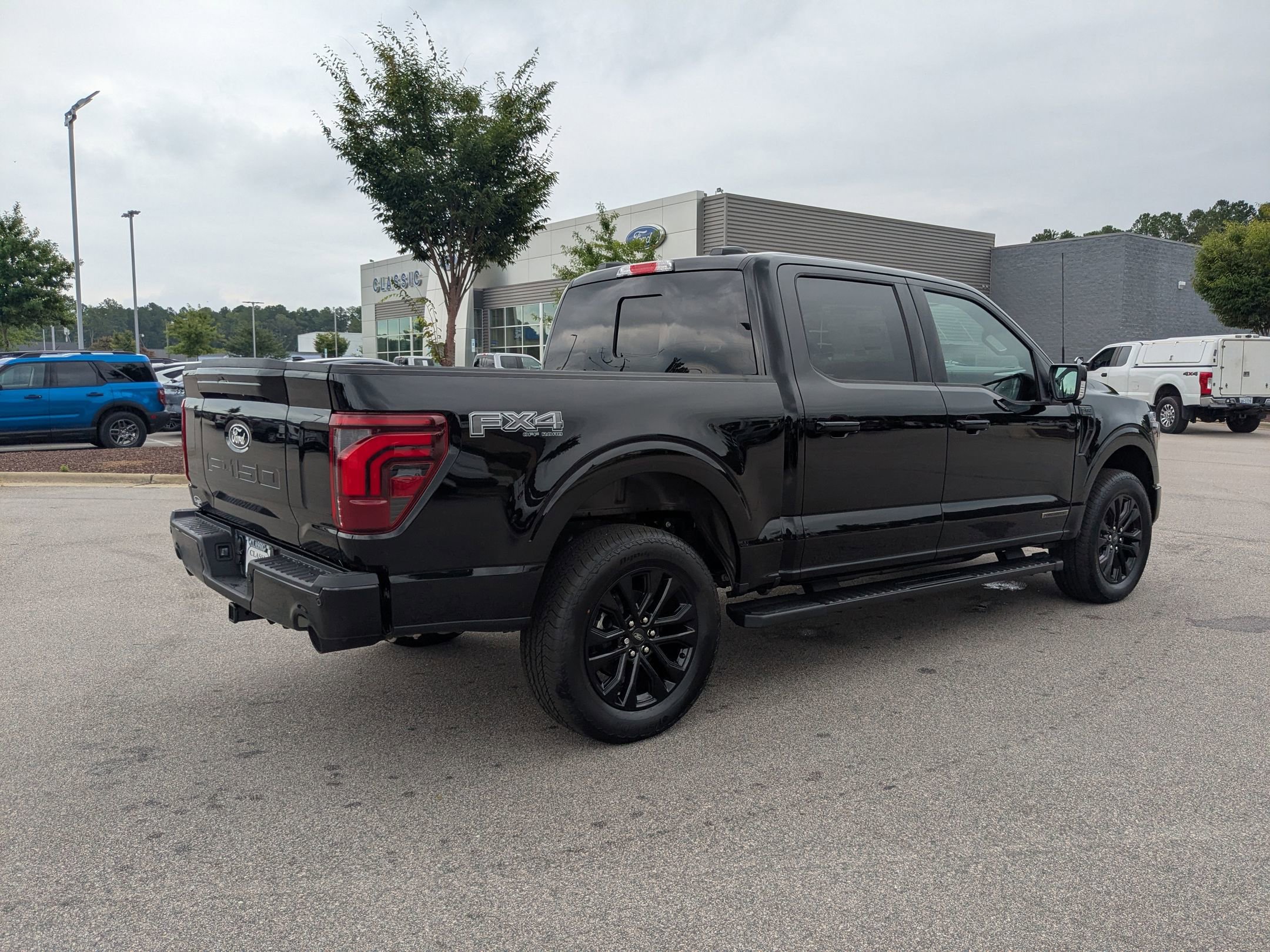 2025 Ford F-150 Lariat photo 7