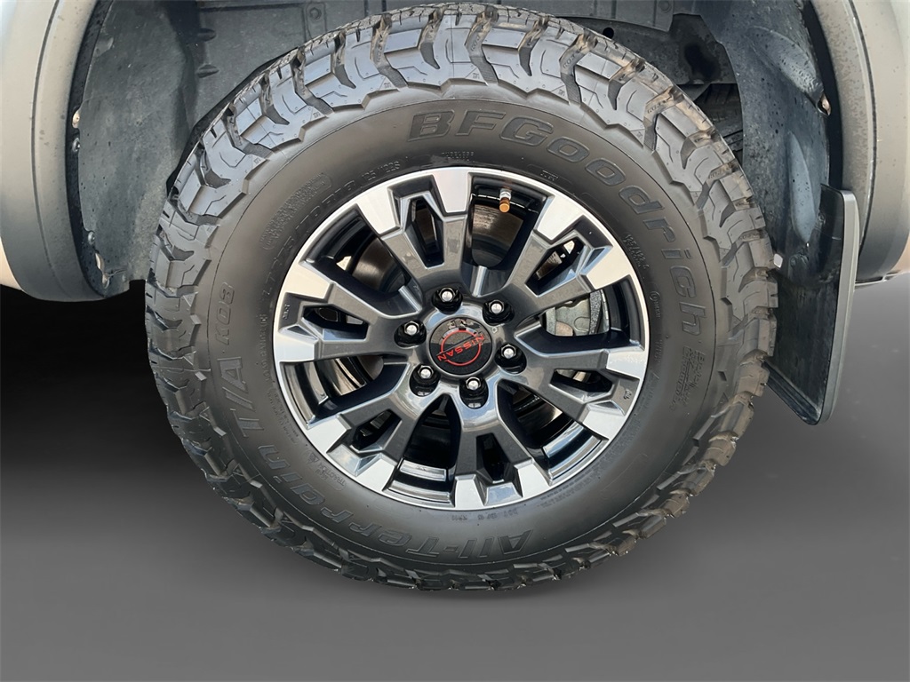2023 Nissan Titan PRO-4X photo 8