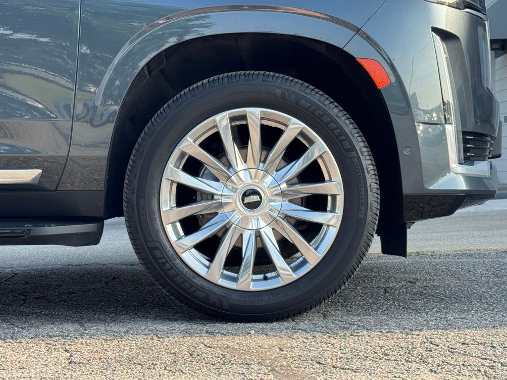 2021 Cadillac Escalade Premium Luxury photo 2
