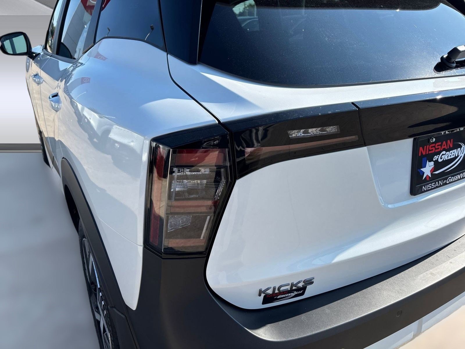 2026 Nissan Kicks SV photo 12