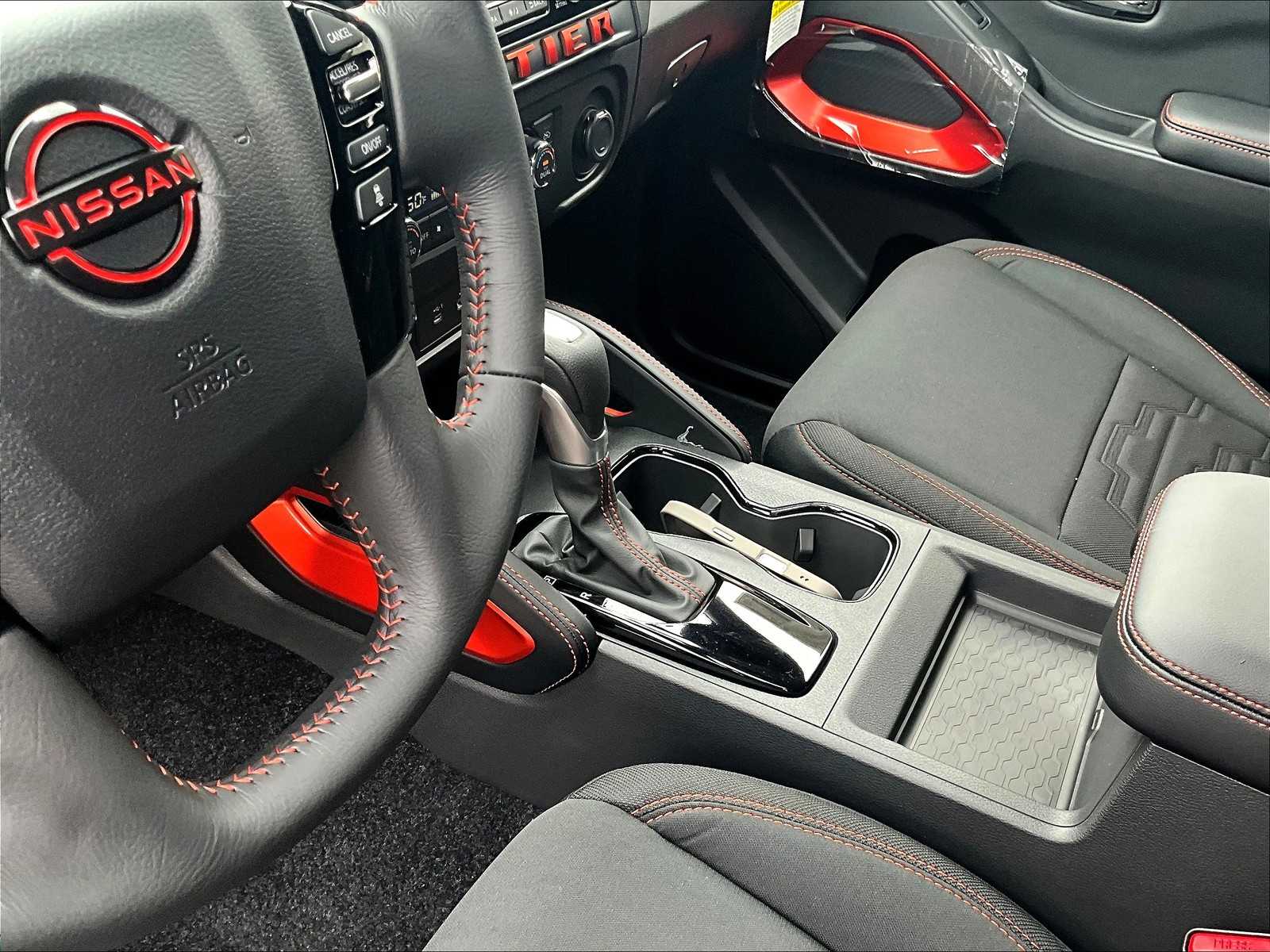 2025 Nissan Frontier PRO-4X - Photo 13