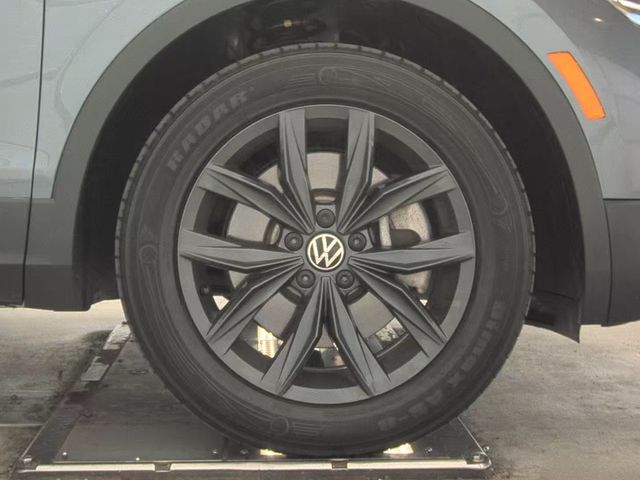 2024 Volkswagen Tiguan SE Wolfsburg Edition photo 2