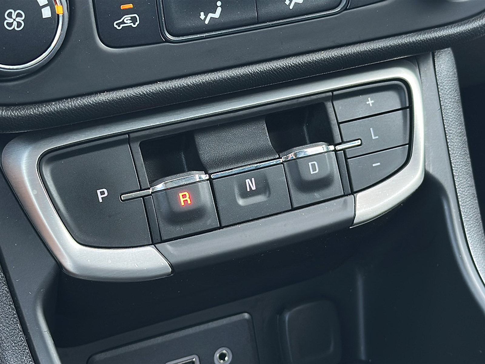 2023 Gmc Terrain SLE photo 17
