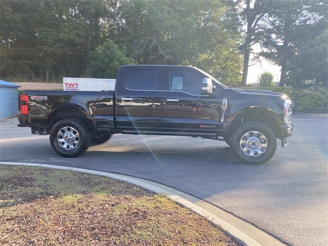 2024 Ford F-350 Lariat photo 34
