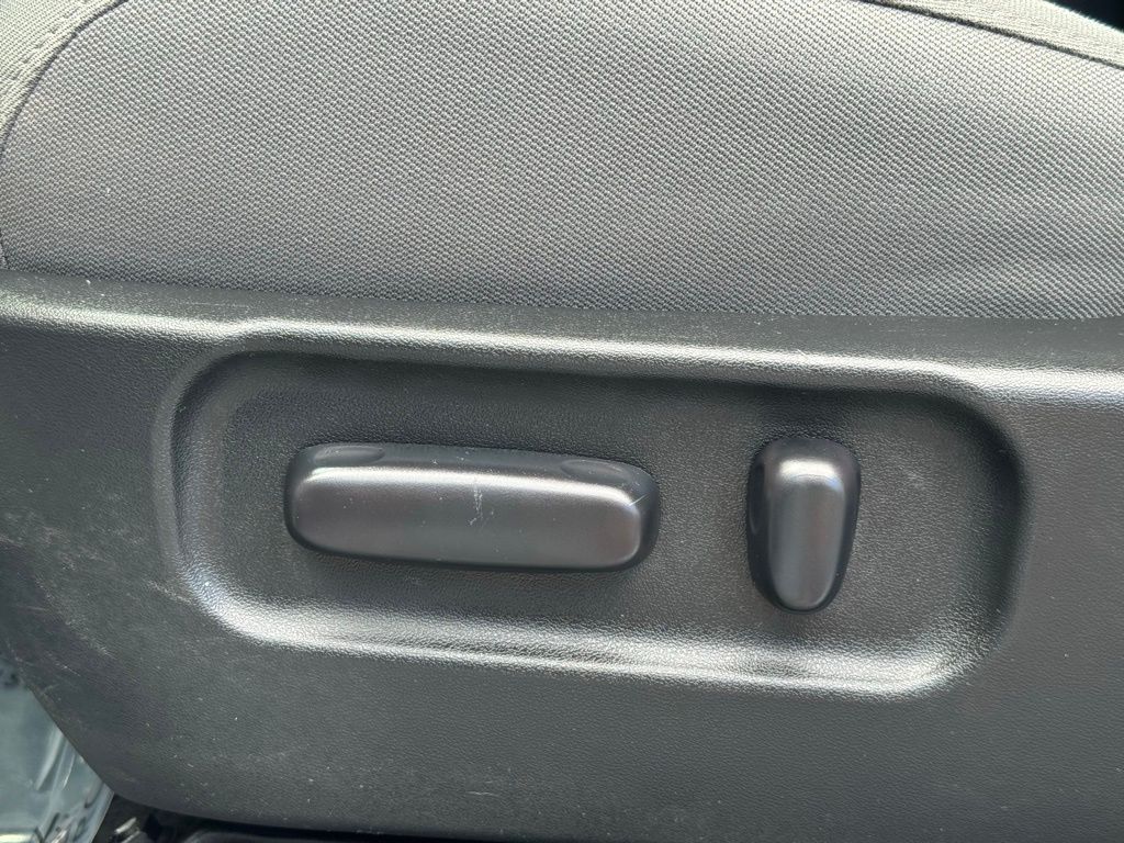 2023 Toyota Tacoma SR5 V6 photo 14