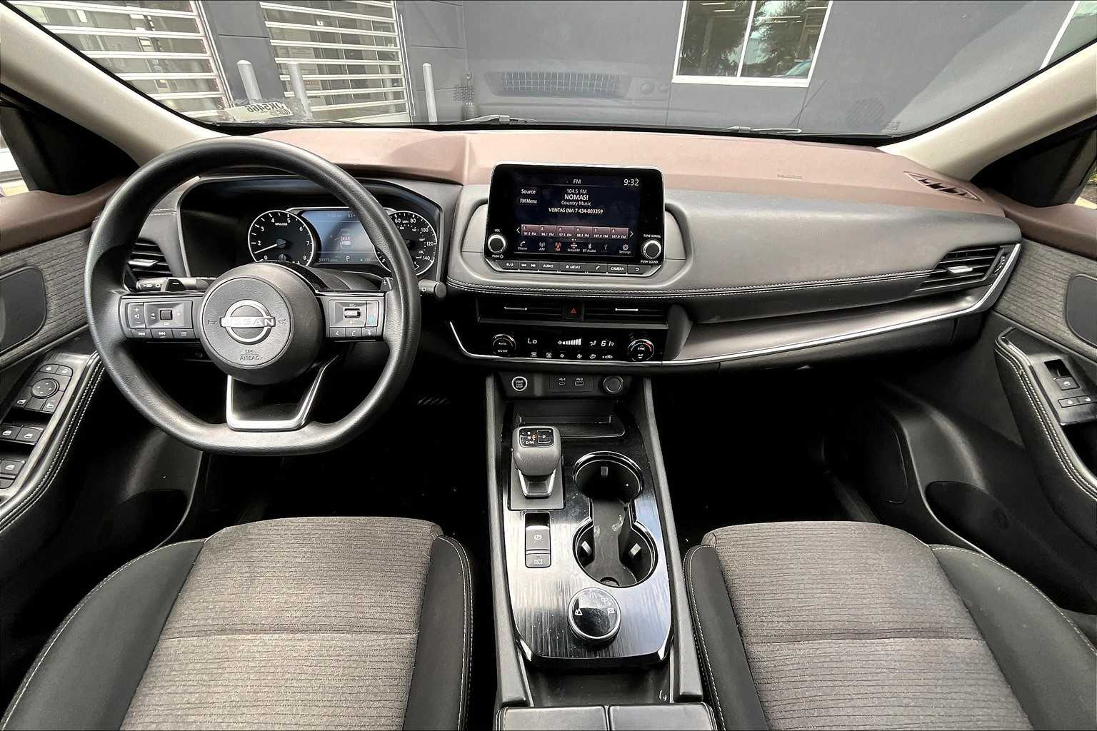 2023 Nissan Rogue SV photo 13