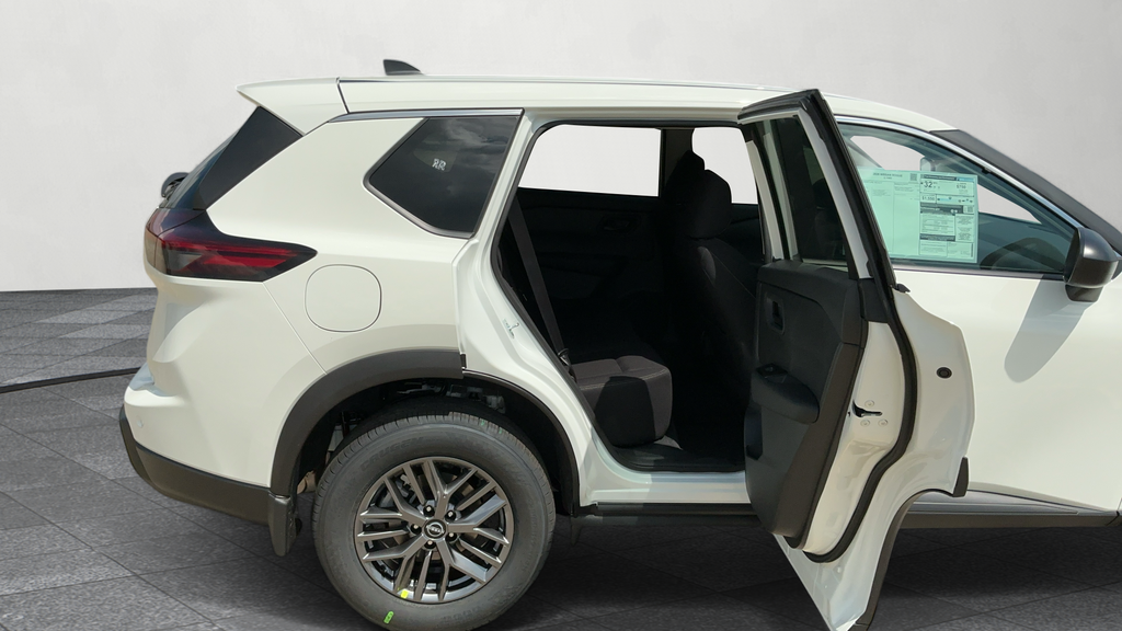 2026 Nissan Rogue S photo 4