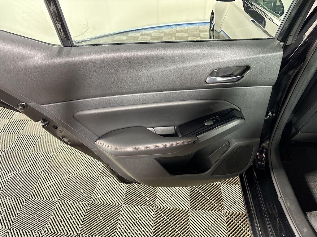 2023 Nissan Altima 2.5 SR photo 18