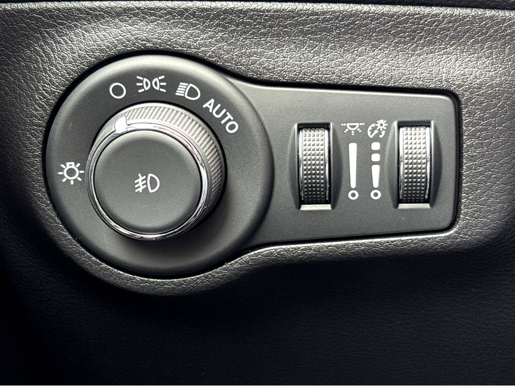 2020 Jeep Compass Latitude photo 3