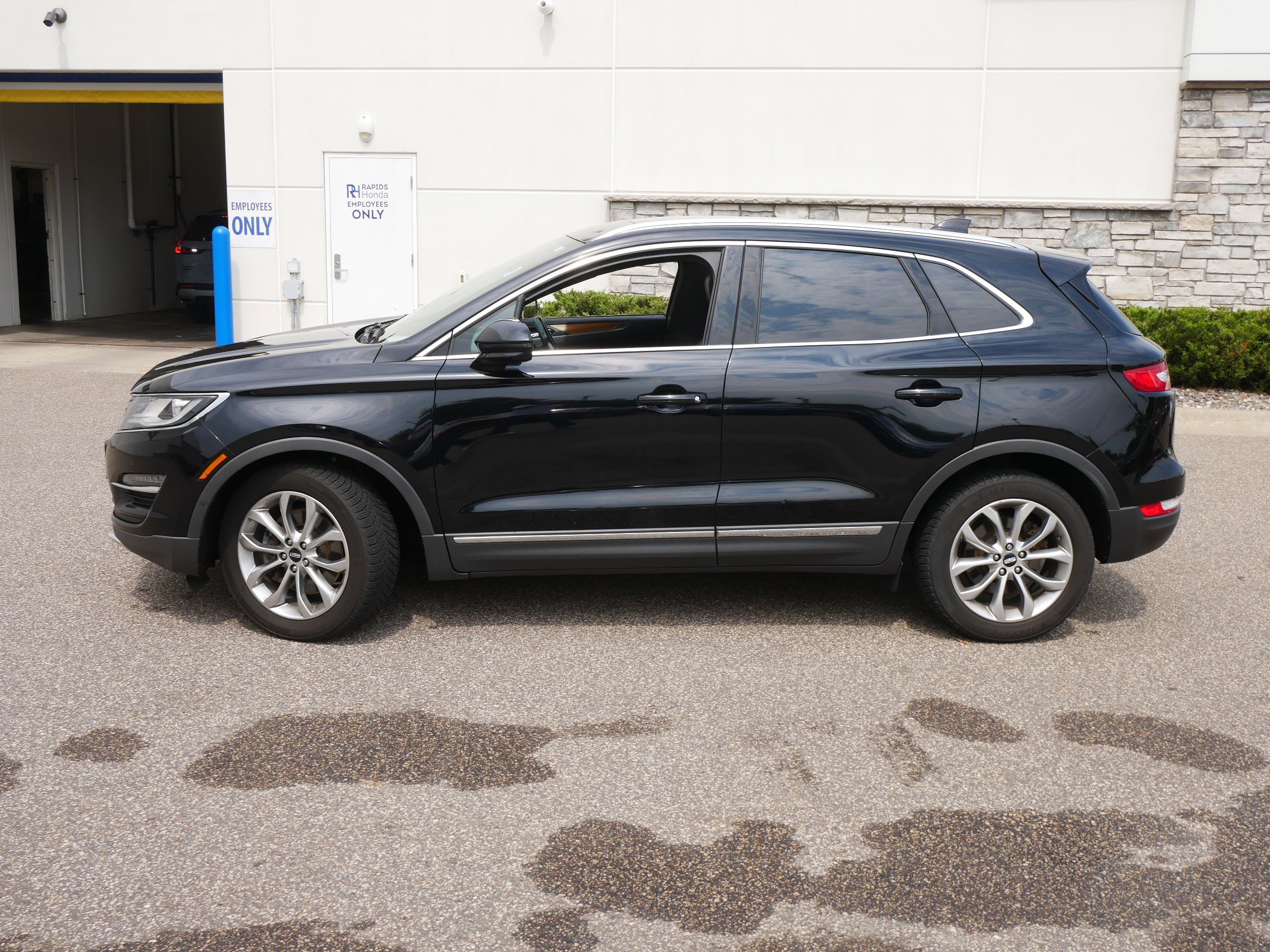 Used 2018 Lincoln MKC Reserve with VIN 5LMTJ3DH9JUL03065 for sale in Coon Rapids, Minnesota