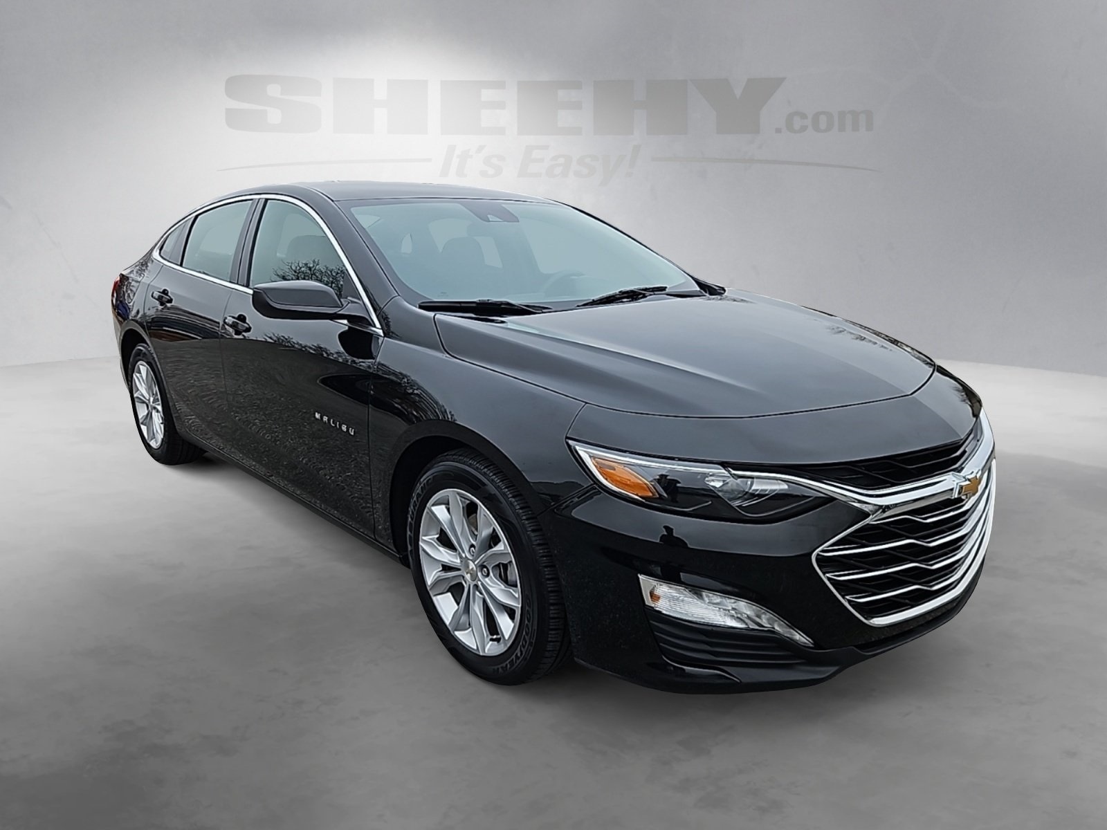 2024 Chevrolet Malibu 1LT photo 2