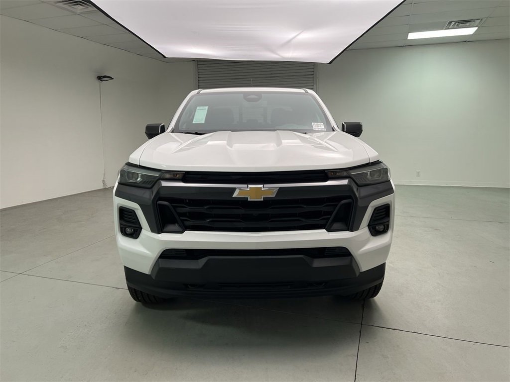 2025 Chevrolet Colorado Work Truck LT photo 3